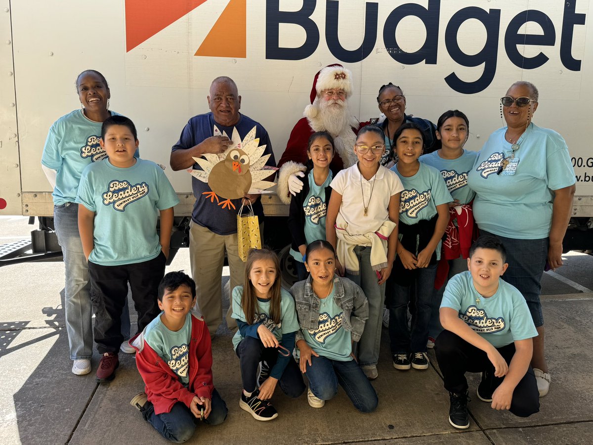 SeminaryHillsFW's tweet photo. SHP would like to give a huge THANK YOU to Mr. Joe and Round 1 Boxing for donating 25 turkeys to our SHP family. We are so grateful to our community leaders around us.  

#SHPisthePlacetoBEE #OneFWISD https://t.co/q7n6RaGUur