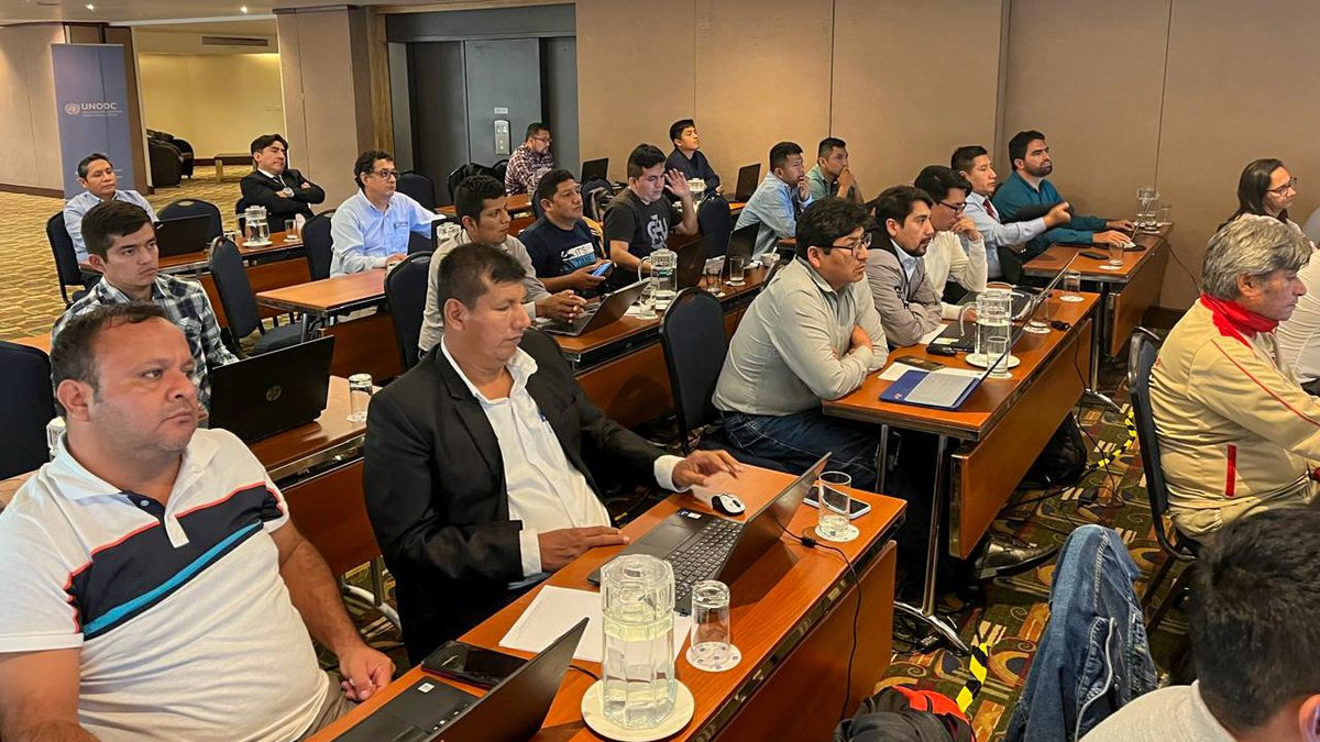 UNODC_PERU's tweet image. A través del proyecto #SIMCI, capacitamos al Estado en herramientas #SIG con software libre para analizar datos georreferenciados y diseñar indicadores clave. Este esfuerzo contribuye a evaluar intervenciones, optimizar estrategias y tomar decisiones basadas en evidencia.💻🌍