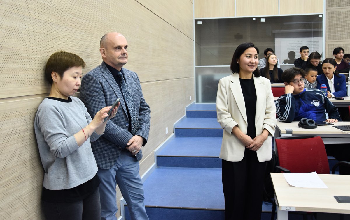 NU_Library_NU's tweet image. 🎉🌍📚 On Nov 20, 2024, the #NULibrary hosted an event honoring Akhmet Baitursynuly, with the presentation of his 5-volume Akhmet. Complete Academic Collection. This donation enriches the library’s resources, deepening the university’s connection to #Kazakhulture and education.