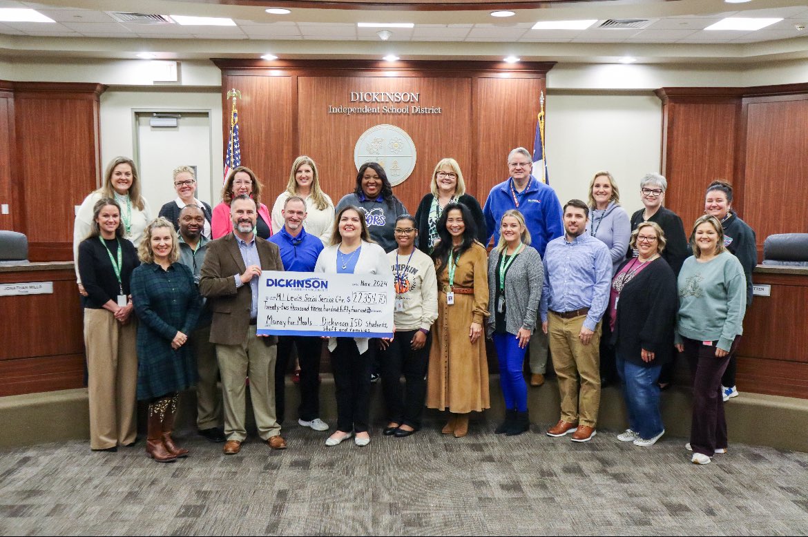 DrBrownEDU's tweet photo. Shoutout to our amazing schools for their incredible effort in raising funds for M.I. Lewis! 💙We’re so grateful for this partnership and the giving spirit of our Gator Nation community. Together, we make a difference! 🐊 #GatorNation #CommunityOfGiving #MILewis https://t.co/vQn5o40PHD
