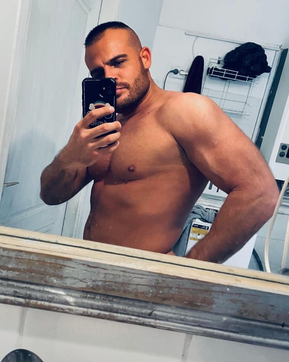 DzsiOfficial's tweet photo. Hamarosan robbannak az új muzsikák🔥🔥🔥 https://t.co/Y6L2z7srA9