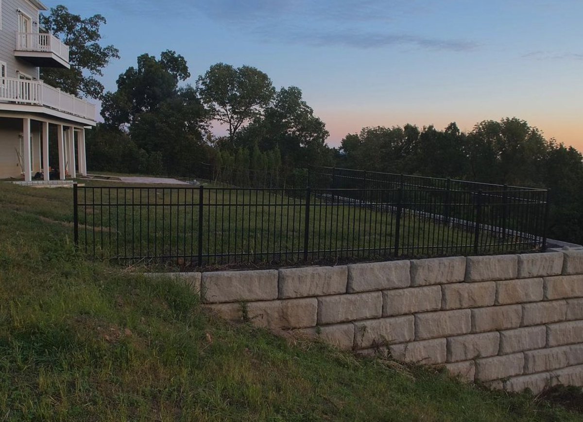 Limestone blocks have a natural split limestone texture that beautifully mimics real quarried stone.

These large-scale block faces are perfect for commercial and residential projects or anything in between. 

#redirock #retainingwalls #residentialconstruction #hudsonvalley