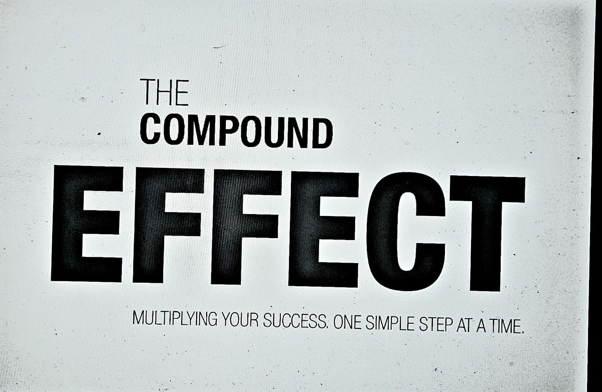 Deven03487129's tweet photo. π #30DaysOfReading Challenge!
Iβm starting The Compound Effect by Darren Hardy focuses on how small, consistent actions create big results. I'll read daily for the next 30 days and share quick summaries of my key takeaways.
Letβs see how small steps can make a big difference! π‘ https://t.co/1ZNL7FRO7A