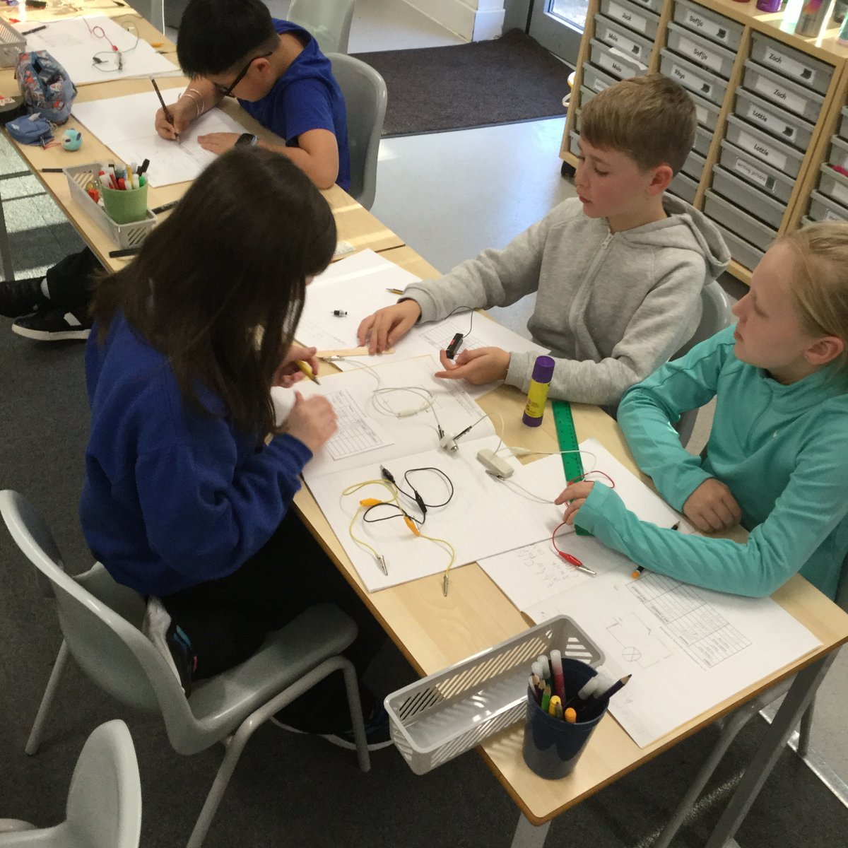 Bilston Primary (@bilstonprimary) on Twitter photo Primary 4 have been learning about current electricity this week. They have loved doing experiments with building circuits and testing which materials are conductors and insulators. #BilstonBairns Primary 4 have been learning about current electricity this week. They have loved doing experiments with building circuits and testing which materials are conductors and insulators. #BilstonBairns