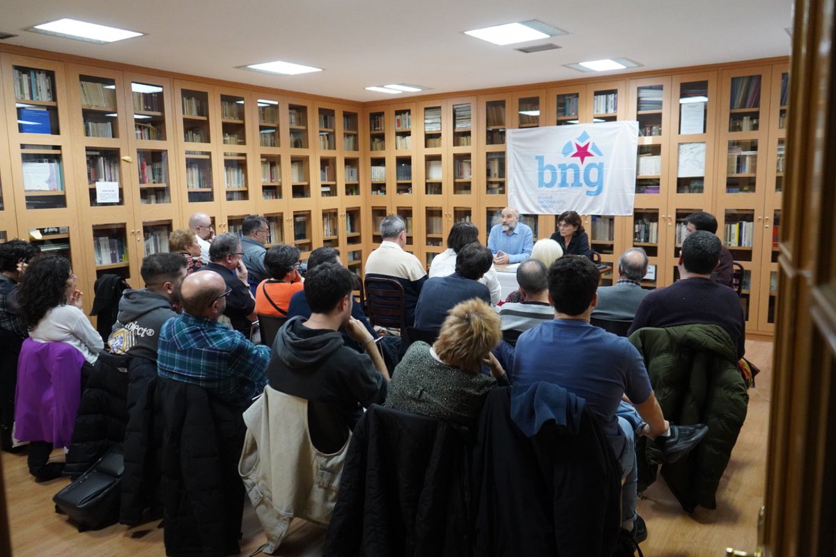 Onte celebrouse o encontro que o BNG-Madrid e Galiza Nova-Madrid (Comarca da Emigración) organizamos co noso deputado Néstor Rego e coa nosa senadora Carme Da Silva. Neste acto, militantes e simpatizantes puidemos aprender máis sobre o traballo do BNG no Congreso e no Senado.
