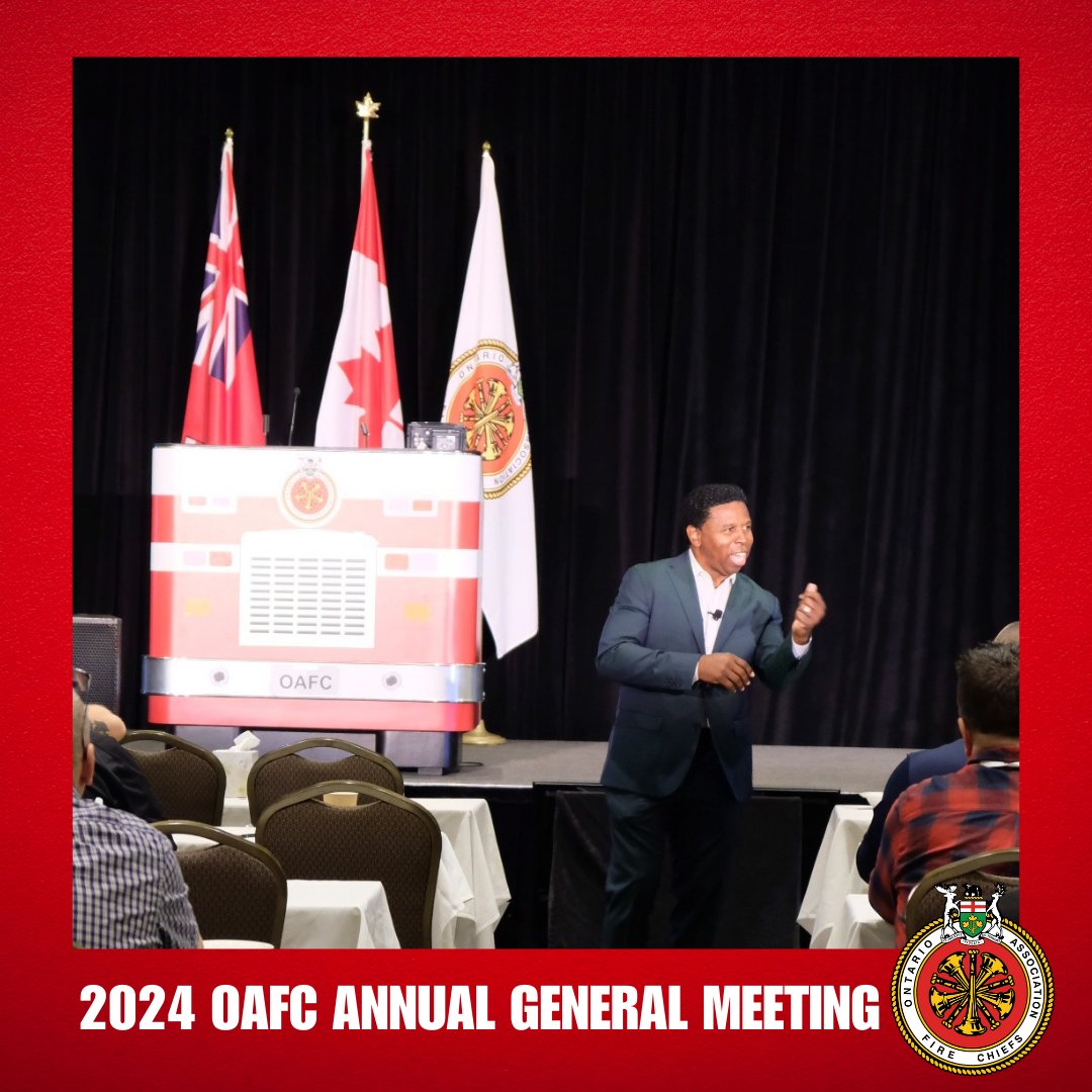 ONFireChiefs's tweet photo. Fresh off a Grey Cup win with the Argos, Michael "Pinball" Clemons speaks to our attendees regarding the Importance of Teamwork. https://t.co/GrUqMamkSs