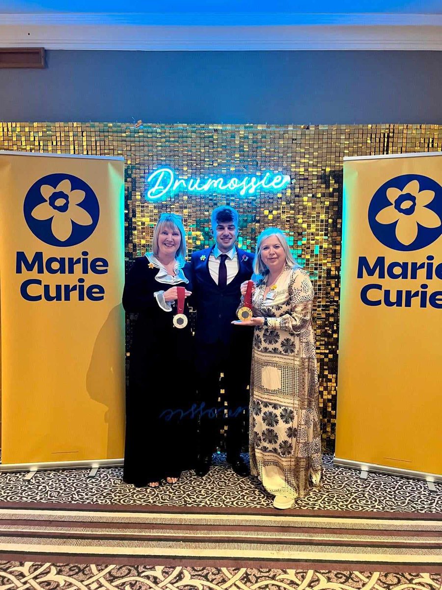 Honoured to have been invited to the <a href="/mariecurieuk/">Marie Curie</a> sports dinner earlier this month! 🌼
.
Great night with lots of sporting talent and entertainment on show!
.
And a huge thankyou goes to @slatermenswear for getting me suited and booted for the event 😍🤩