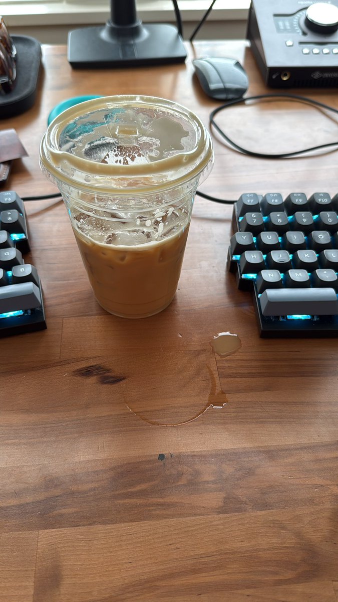 bsinthewild's tweet image. Leaky lids are so much worse than having no lid.