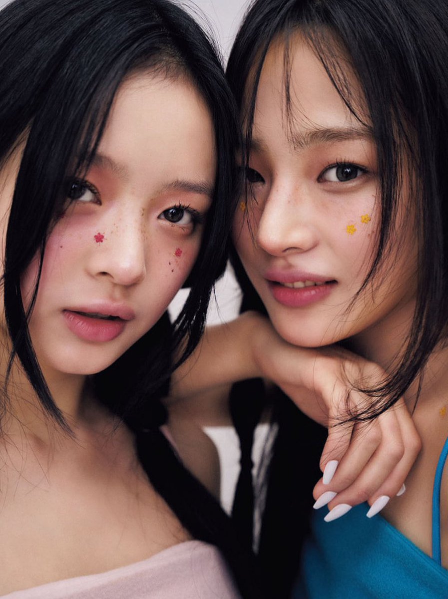 mjnwjns04z's tweet photo. ‘What kind of existence are you to each other, if described in one sentence?’

minji -> hanni: 
“HANNI is cute and gives me a lot of energy!”

hanni-> minji: 
MINJI is… uh-huh (teru-sho), my other half. She feels like my other half.

..my other half 😭🫠🫠 https://t.co/Js5l4PlDHV