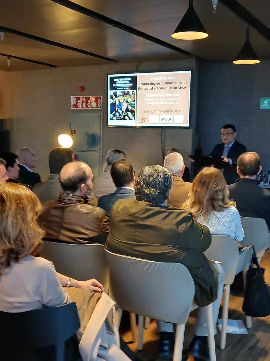 Catedra Metropol (@catedrametropol) on Twitter photo "Amo profundamente el turismo", comienza <a href="/ManuReyHijo/">Manuel Rey-Moreno</a> la presentación del libro "Marketing de destinos ante los límites del crecimiento turístico". "Amo profundamente el turismo", comienza <a href="/ManuReyHijo/">Manuel Rey-Moreno</a> la presentación del libro "Marketing de destinos ante los límites del crecimiento turístico".