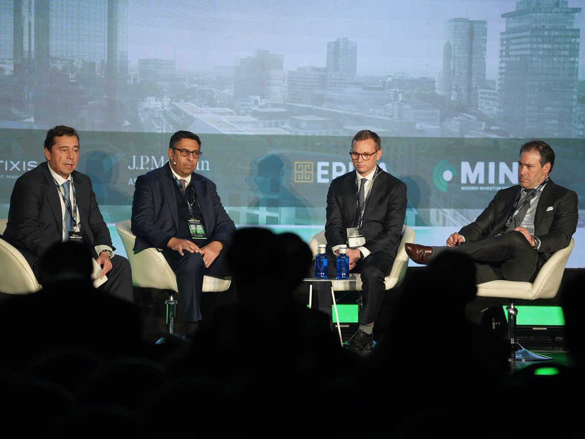 📊Hablamos de inversión alternativa, tanto en líquidos como en ilíquidos, en esta mesa de #MIND24, 
moderada por Fernando Sanchez (CaixaBank AM)  y compuesta por Richard Geller (Natixis IM), Richard Brown (Janus Henderson Investors) y Sam Joshi (J.P. Morgan)
