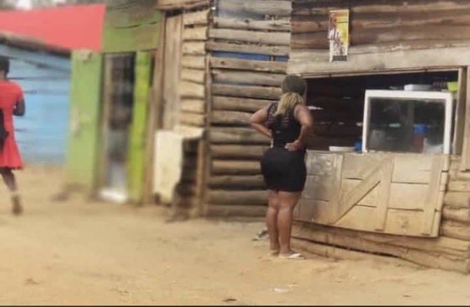 I told her ampe ka Vote muwe chapati and shez back again ndowoza kati muwe mulawo 🙂🙂🙂
Anyway . This is Ddungu mike bambi follow this link and Vote for me as The BEST SPORTS COMMENTATOR👉👇hiskool.africavoting.com/project/vote/m…