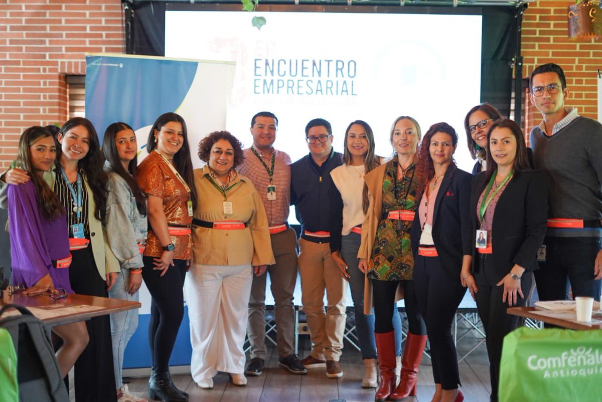 elisacarlaccini's tweet photo. #JuntosPorLaInclusión #OrienteAntioqueño:
👥️516 personas vinculadas a empleo
👩🏿‍🏫1.714 orientadas
🫱🏿‍🫲🏾13 aliados estratégicos

@AcnurColombia🇺🇳 @ComfenalcoAnt @AlcaldiaGuarne +las empresas celebramos logros x acceso a empleo+integración local de personas refugiadas&amp;desplazadas👏🏽 https://t.co/DvxzsntxKs