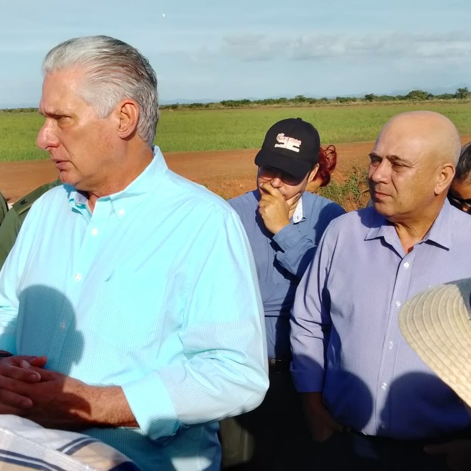 Con el objetivo de analizar y debatir con el pueblo en búsqueda de soluciones que permitan alcanzar mejores resultados en todos los sectores <a href="/DiazCanelB/">Miguel Díaz-Canel Bermúdez</a>
y <a href="/DrRobertoMOjeda/">Dr. Roberto Morales Ojeda</a> continúan de recorrido por #Cuba. Hoy en Los Palacios, #PinardelRío #DePieYCombatiendo.