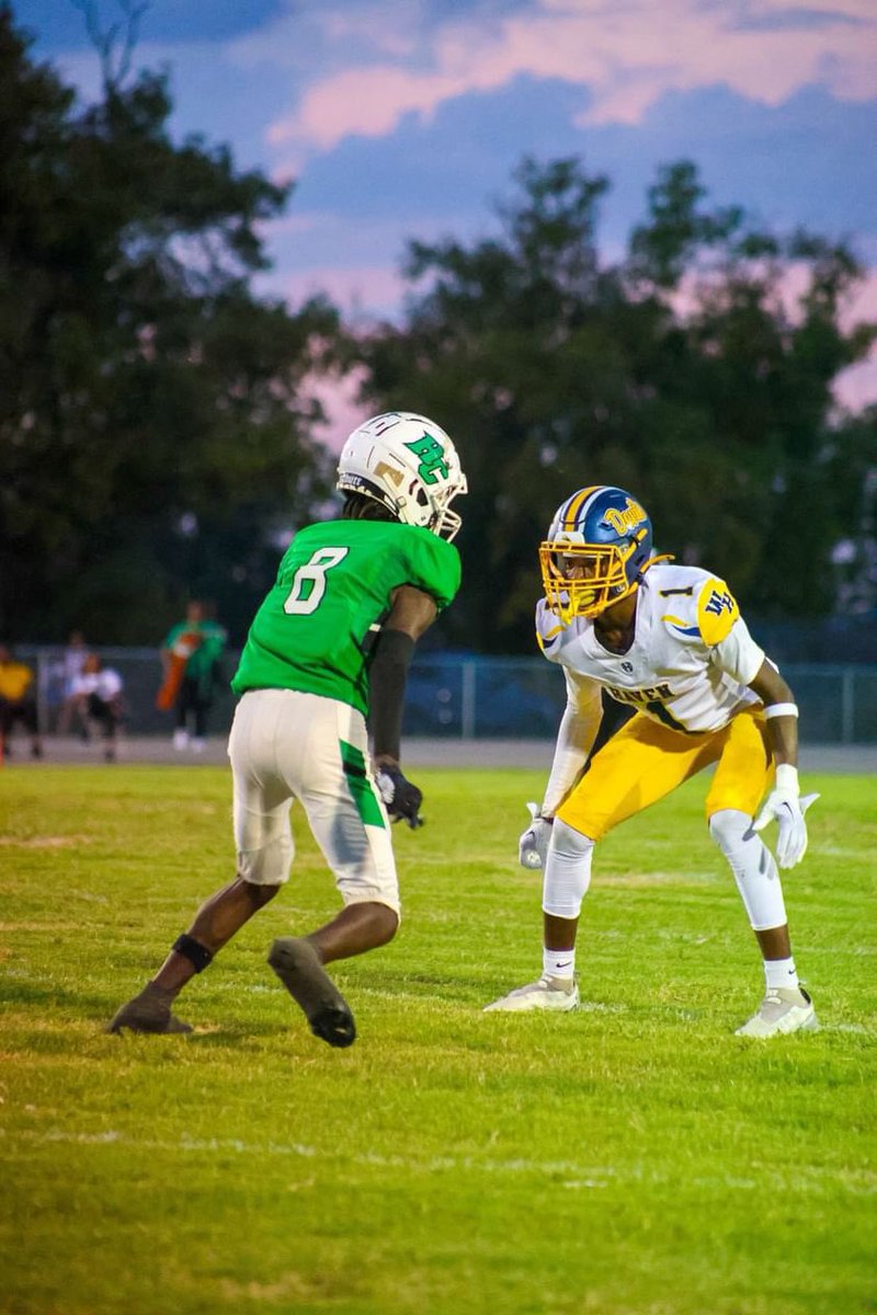 Tryna build connections coaches💯🏈 <a href="/polk_way/">PolkWay</a> <a href="/HFBC_Herrington/">Patrick Herrington</a> <a href="/H2_Recruiting/">Hasani (H2) | Football Recruiting</a> @karlos_sr