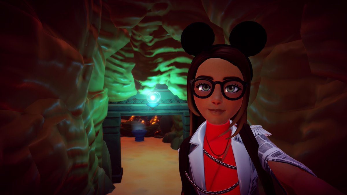 Enveie's tweet photo. Expoloring in #DisneyDreamlightValley #ariftintime #DreamlightValley #disney https://t.co/n2DWaZ1Nn4