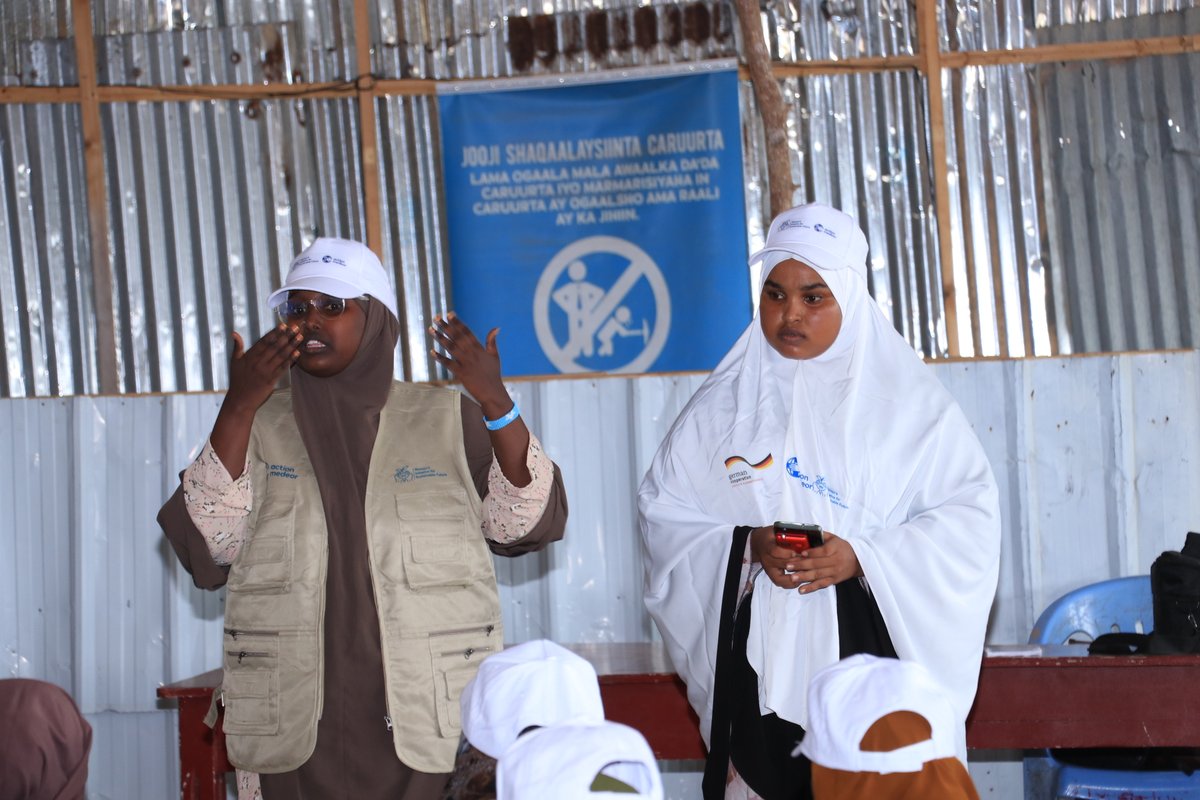 wsfsomalia's tweet photo. We’ve concluded a two-day training on protection, GBV &amp; reporting channels for 100 IDPs from #deynile. With women &amp; girls facing immediate danger during conflicts, displacement &amp; forced evictions, @wsfsomalia is raising awareness to prevent abuse against vulnerable communities. https://t.co/zQ9bBZjGKd