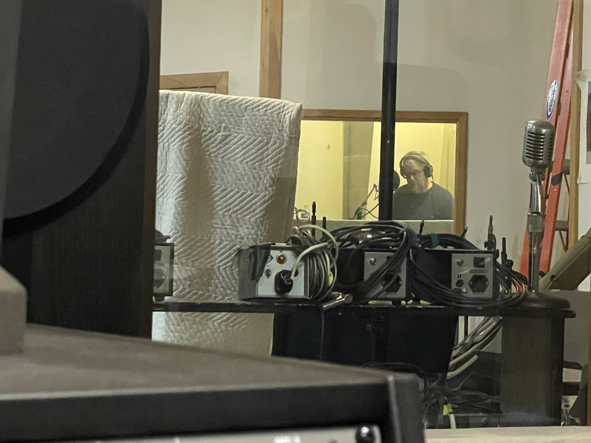 tmp_jlicense's tweet image. We are excited to announce the upcoming release of KOL B&apos;SEDER ANTHOLOGY! 
Here are some photos from the recording sessions, at Wellspring Studios in Acton, MA, featurig Cantor Jeff Klepper, Rabbi Dan Freelander, Joe Eglash, and Eric Kilburn.