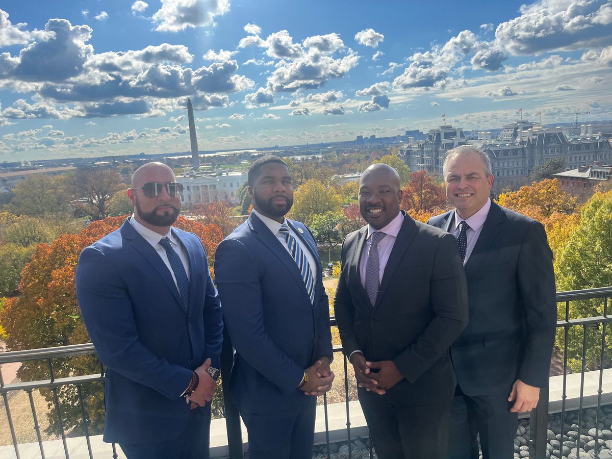 Two of LA’s Finest (and strongest women) have helped develop and lead an extraordinary leadership program. What they facilitate to LE leaders around the country will benefit the men and women of the profession as well as the communities they serve. A program worth investing in 💙