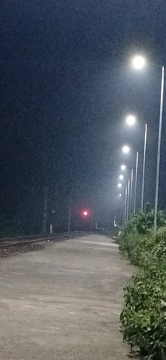 devabrot_'s tweet photo. দিনবোৰ ক্লেদাক্ত খামখেয়ালীপূৰ্ণ জন কোলাহলৰ সমাহাৰ। 
নিৰ্জন স্তব্ধ নিশাৰ নিৰবতাই দিয়ে জীৱনক উত্তৰণৰ ঠিকনা।। https://t.co/hXxiOG5LXB