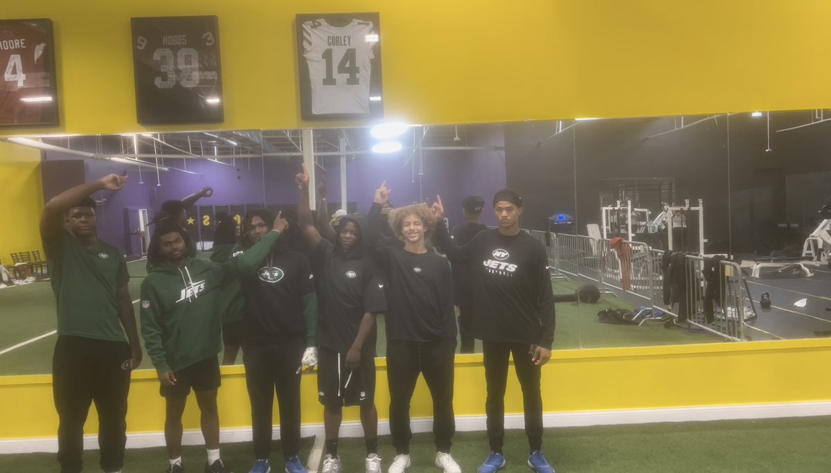 C.Vaughn@Aspirations tweet media