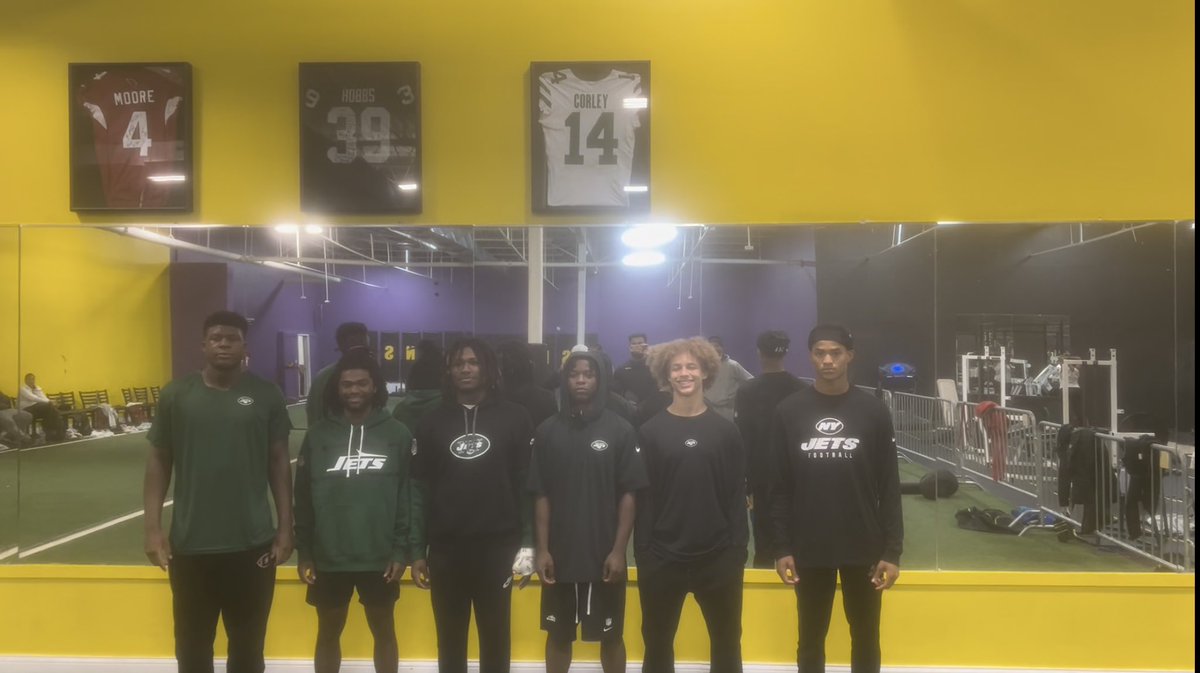 C.Vaughn@Aspirations tweet media