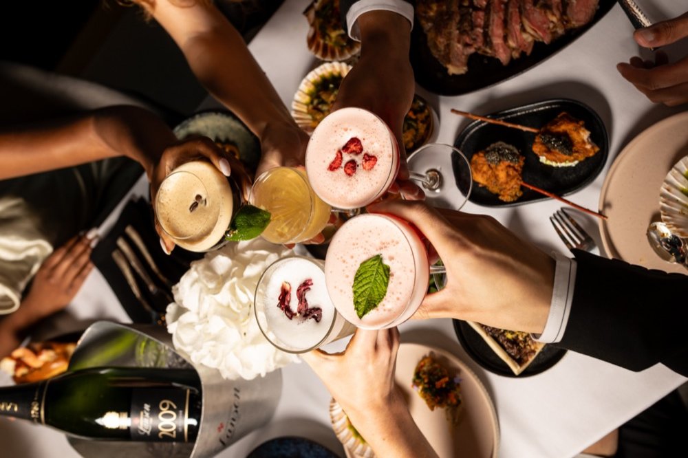Feast on Entertainment this Festive Season🥂✨
Welcome to The Mezz - one of Manchester’s most exciting bar and restaurant experiences located in the world-famous <a href="/AOArena/">AO Arena</a>

Read the full article:
thecheshiremagazine.co.uk/features/feast…

#thecheshiremag #YourArena #Manchester #aoarena