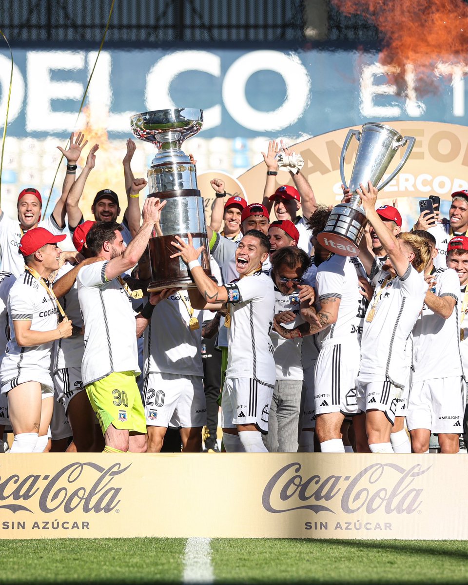 desio_20's tweet photo. @crisemejotaa Si señores, le están dedicando una Copa Chile al Campeón del Torneo Nacional, es que lo disfruto mucho 😂😂😂😂 https://t.co/uax9T33Nks