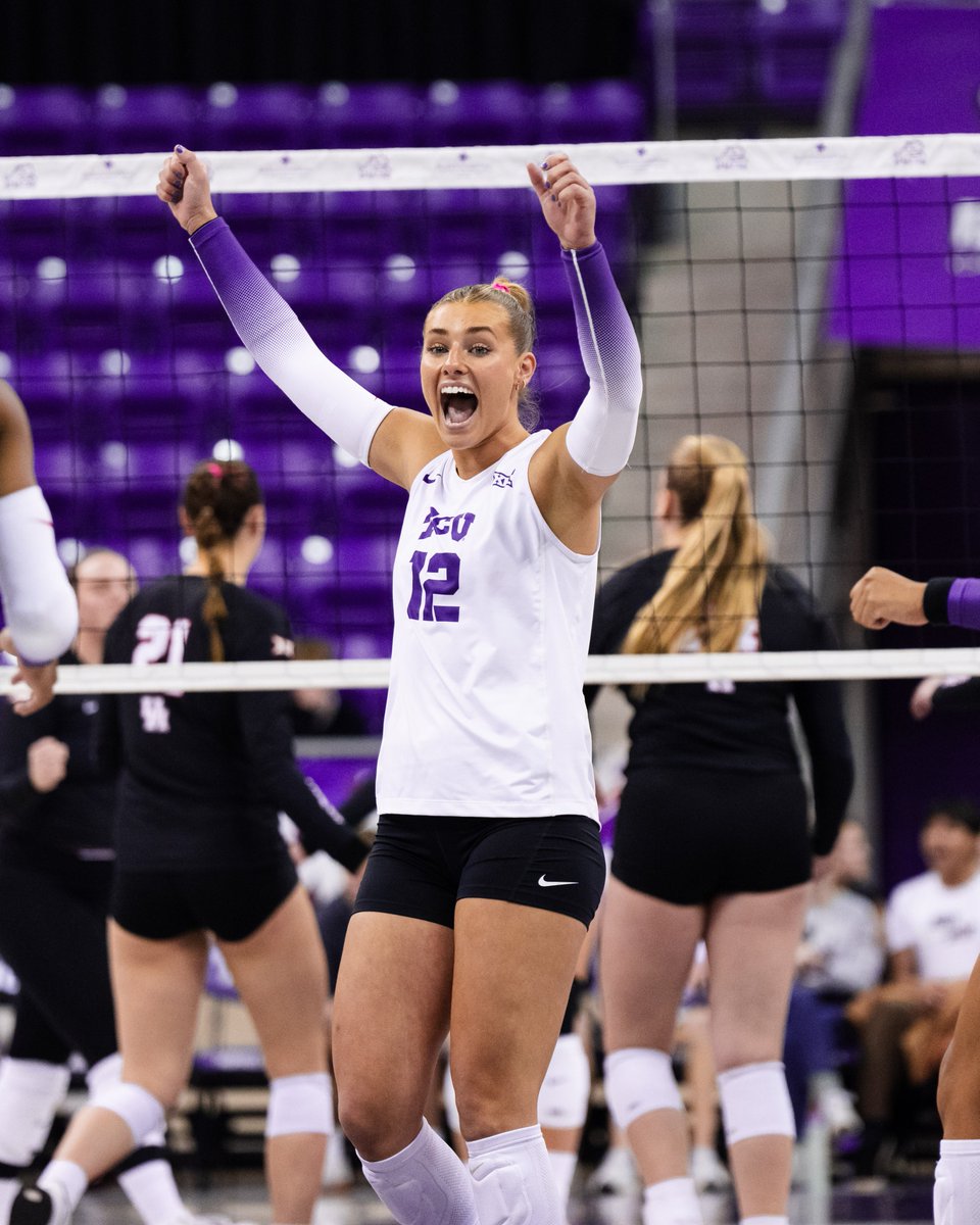 with 30 assists last night, Lily became just the eighth horned frog in program history to eclipse 1,000 assists in a single season 👏

#gofrogs | <a href="/lilydiane21/">Lily Nicholson</a>