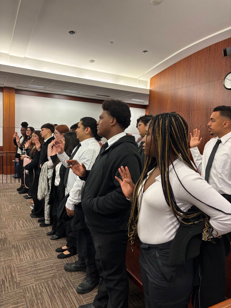 SpringISD_CTE's tweet image. Spring High School&apos;s Law Enforcement classes had an eye-opening visit to the Harris County Courthouse! Students got a firsthand look at the &quot;Who We Are and What We Do&quot; program, showcasing a day in the life of the Harris County Courts and Systems. #SpringISDCTE #LawEnforcement