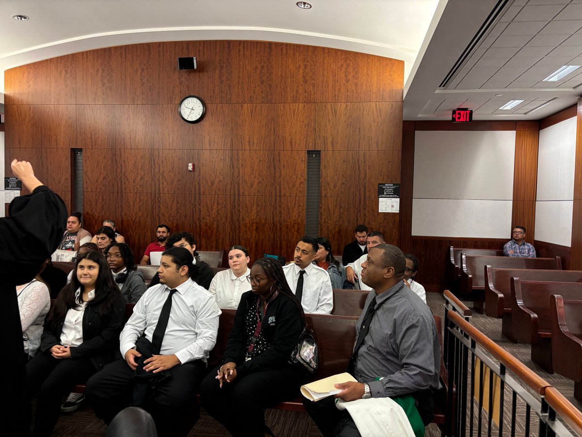 SpringISD_CTE's tweet image. Spring High School&apos;s Law Enforcement classes had an eye-opening visit to the Harris County Courthouse! Students got a firsthand look at the &quot;Who We Are and What We Do&quot; program, showcasing a day in the life of the Harris County Courts and Systems. #SpringISDCTE #LawEnforcement