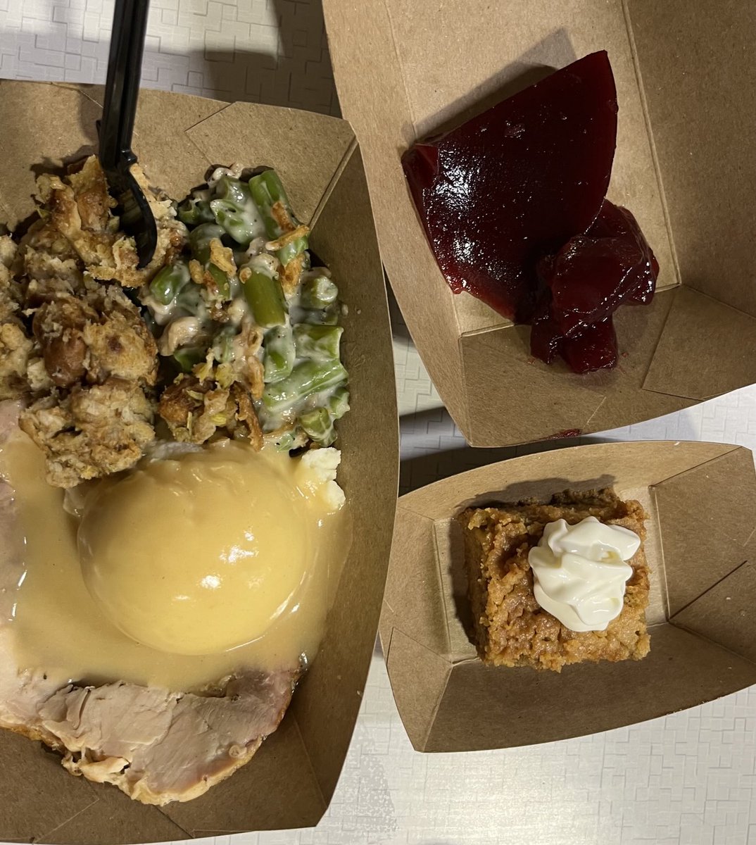 Thanksgiving feast at the High School for lunch today.  Our ⁦<a href="/ChartwellsK12/">Chartwells K12</a>⁩ staff does an amazing job!