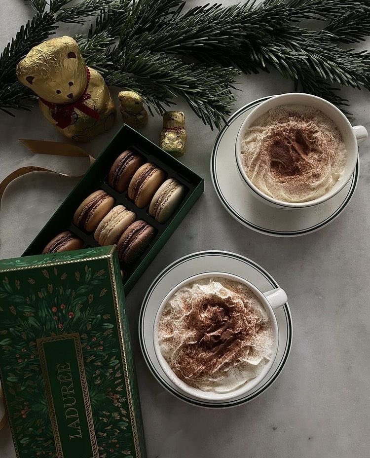 modernlilithh's tweet photo. Christmas is coming 🤍 https://t.co/b6rCHXPNbt