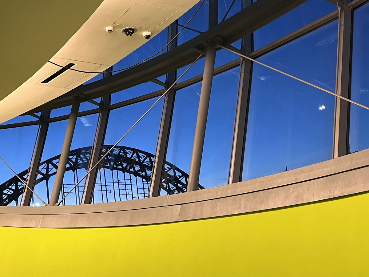 SaskiaGrassie's tweet image. Learning Centre @glasshouseicm looking magnificent after ukulele this afternoon - an added dash of joy after a lively, fun class. Have always loved the changing light in this amazing building #MusicAndArchitecture
