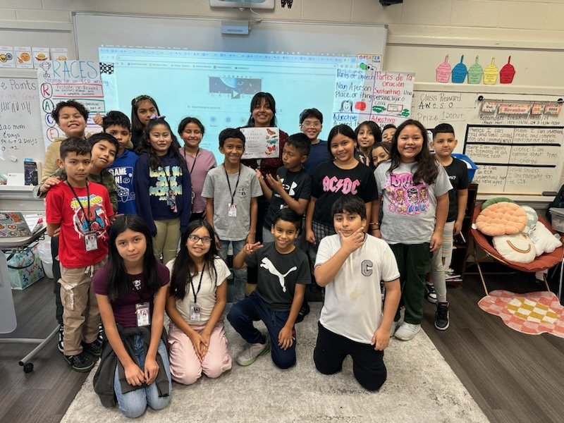 TamaraGarciaESL's tweet photo. This #ThankfulThursday has been an awesome day celebrating a rockstar @NorthrichBears 4th grade DL teacher @_MrsLucio with amazing language practices and environment ❤️💜💙🌎🧠 @RISDMET 

#multilingualeducation #duallanguage #RISDBeTheOne #languagerich https://t.co/HjmN8eFRY8