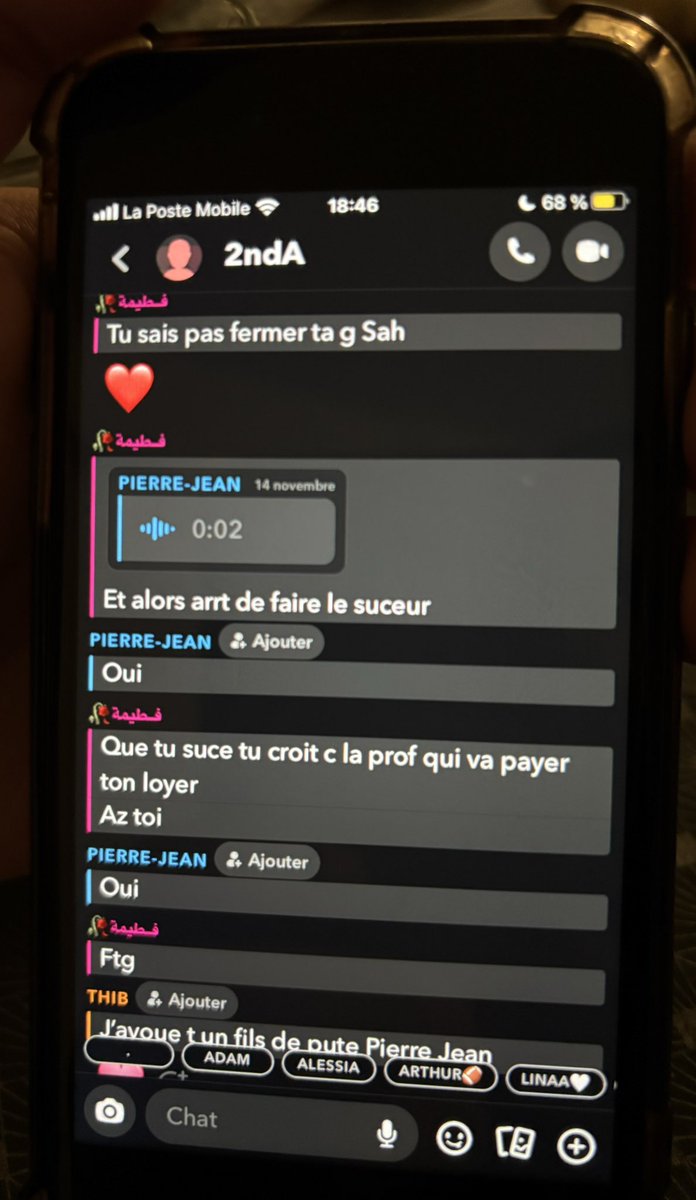 melm3b's tweet photo. HAHAHAHAHAHAHAHA dans la classe à ma petite soeur ya une fille qui a leak le contrôle en avance y’a Pierre Jean qui a tout dit à la prof sah j’arrête pas de rigoler le cliché est donc réel https://t.co/nh35pgPhSn