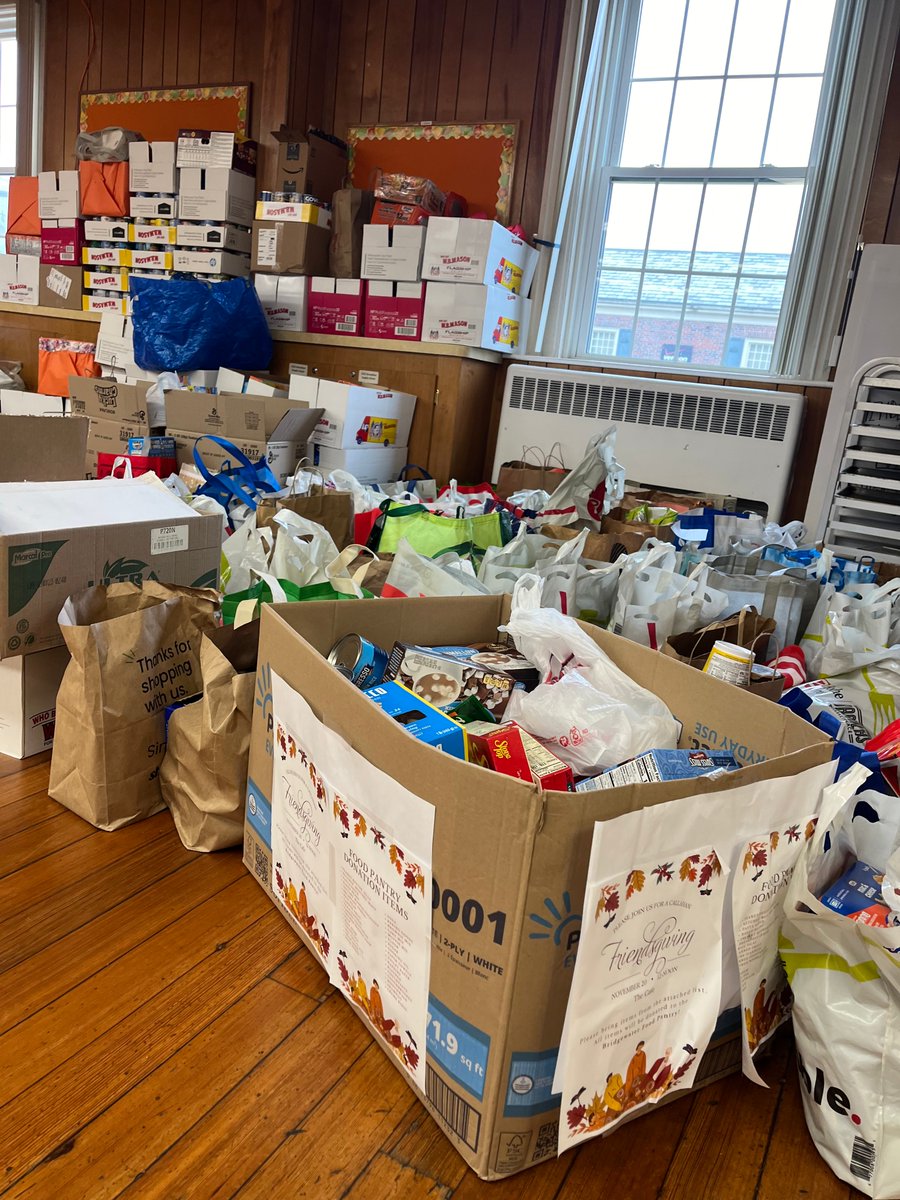 Grateful for good friends, great food, and the chance to give back to our local Bridgewater community! 🦃🍂

#Friendsgiving #CompanyCulture #SeasonOfGiving