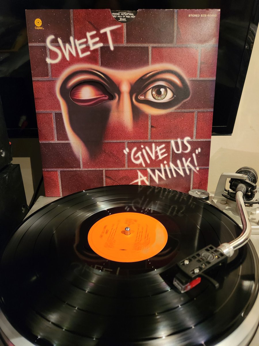 SpinVinyl1's tweet photo. #NowPlaying Sweet - Give Us A Wink. A blast from beginning to end full of 70's pop rock anthems and includes the hit Fox On The Run. This Japanese press sounds great and has the US tracklist which differs from the UK.
#Sweet #GiveUsAWink #Action #FoxOnTheRun #vinylrecords https://t.co/z5TM9DiyAv