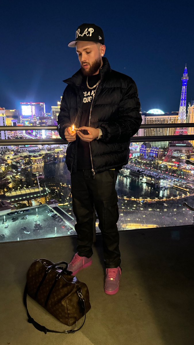 Raymonddd0's tweet photo. 🤫😶‍🌫️ https://t.co/SnuyUlPRD2