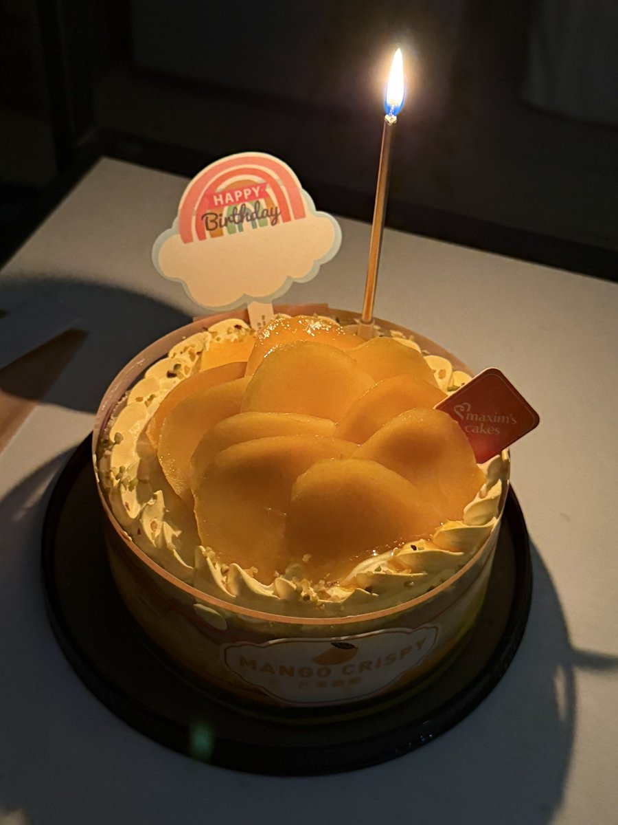Loveyoualin's tweet photo. 每年都有过完生日就不见的人 https://t.co/sPAUJWP4Se