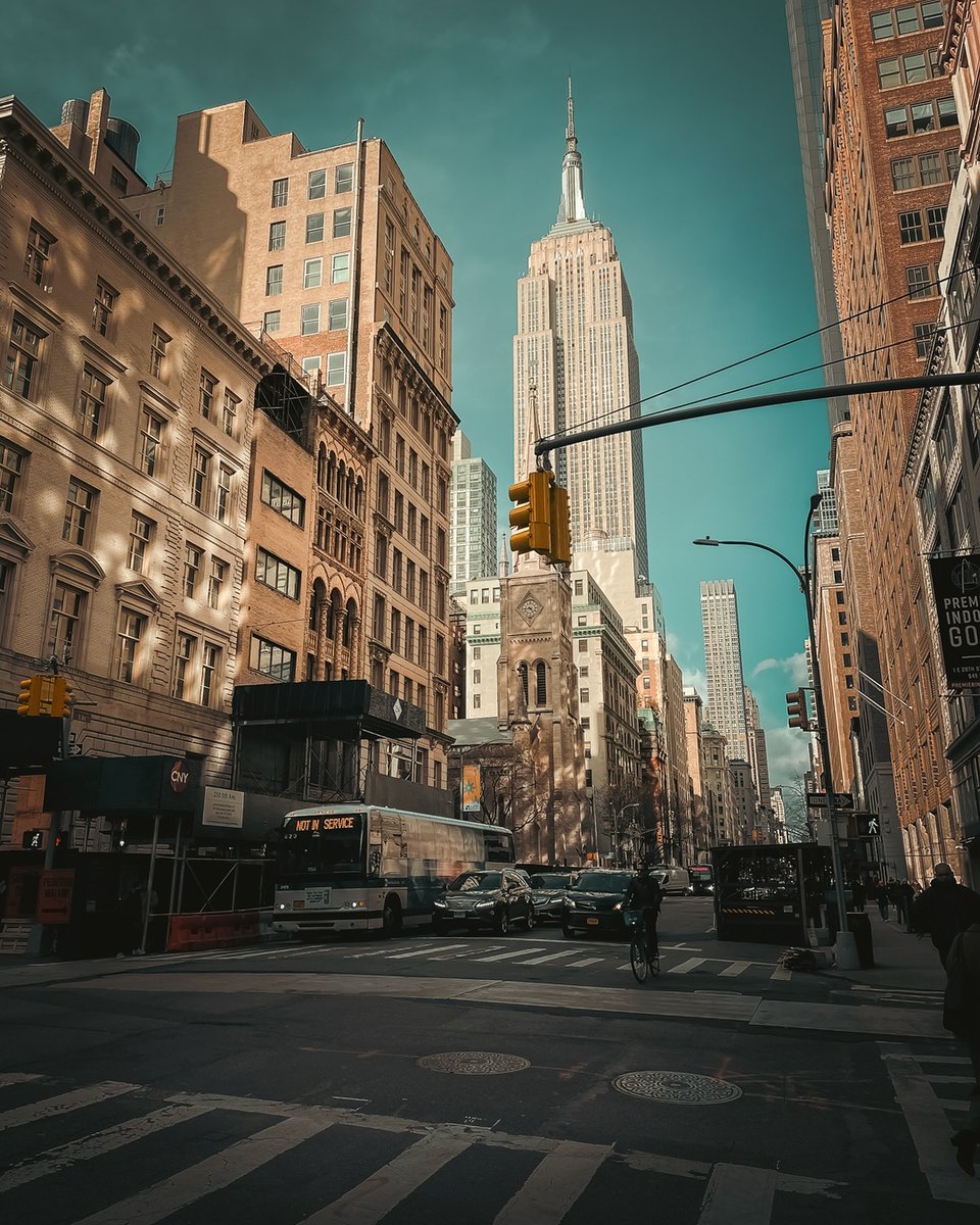 EmpireStateBldg's tweet photo. Easy Street

📷: 7evenpics/IG https://t.co/mbWJyHwArK