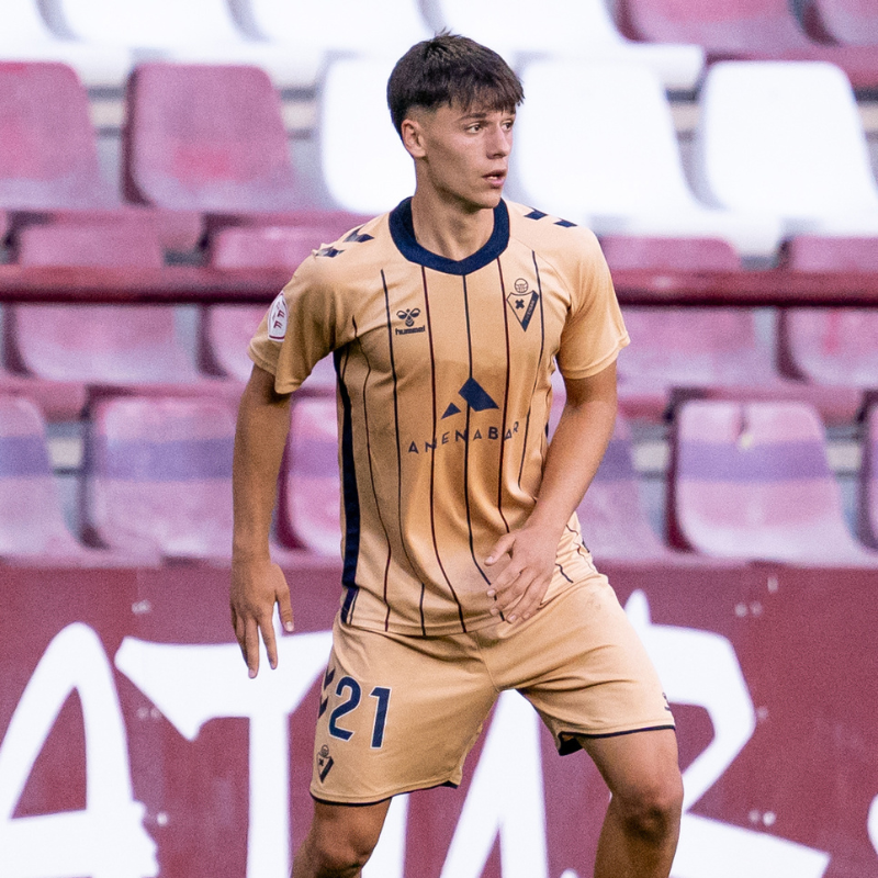 ProneoSports's tweet photo. El Eibar B se lleva tres puntos después de ganar 1-3 al Tudelano.  
Con esta victoria, el filial del Eibar se sitúa líder de la Segunda Federación con 28 puntos, ocupando un lugar de ascenso de categoría.  
Marc Delgado volvió a disputar todo el encuentro y fue importante en la victoria del equipo armero.

#ProneoSports.