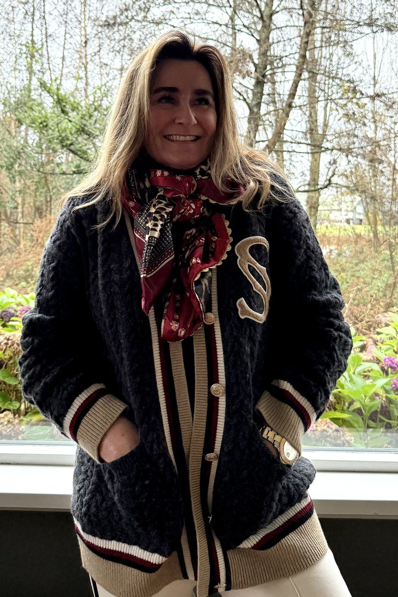 Wacht niet op onze aanbiedingen, wij doen NIET MEE aan Black Friday!!

🖤⭐️👉🏻 NIEUW!! ⭐️ F/W 24/25!👈🏻🖤

Super gave  mix sjaal in prachtige kleuren en trendy panterprint!!🖤🤩🤩🐆 BURGUNDY 😍

SHOPPEN: be-witched.nl
INFO: 📞 06-52824804

#sjaals #webshop #exclusive