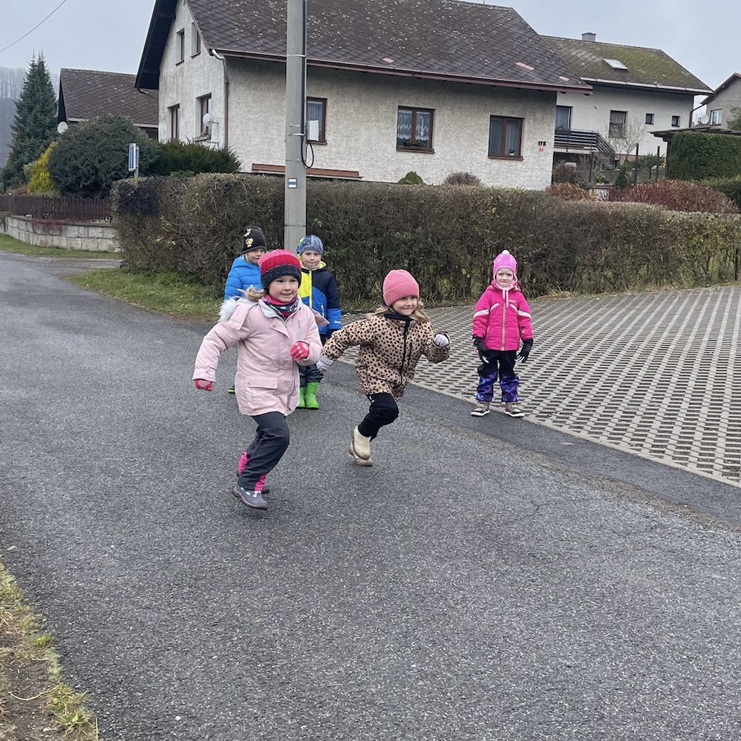 skolamachov's tweet image. JEŽEČCI 🦔
Podzimní plotovka, tělocvična a experiment ve třídě ježečků.
#skolka #deti #kindergarten #kids #children