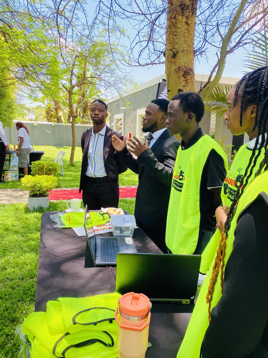 BOOSTFellowship's tweet photo. Before the audio-visual presentations our judges had a chance to interact with the various innovations from our competing teams. Our Judging panel was pleased to learn of the out-of-the-box ideas that our university teams have developed this past year.
#abovetheinfluence https://t.co/y8avsiEdaB