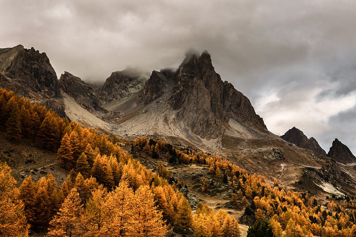 Ambiance nuageuse sur les sommets.

paul-maurice.pixels.com/featured/majes…

#alpesdusud #Claree #hautesalpes #hautesalpestourisme #Lovepaca #magiqueclarée #myhautesalpes #myprovencealpescotedazur #nevachetourisme #pacatourisme #regionsud #regionsudpaca #ValleeDeLaClaree #paulcmaurice