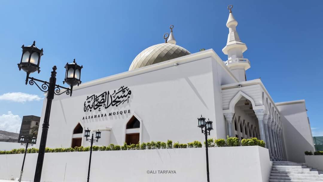 قال ابن القيم  رحمه الله :

"أكثر أهل الفجور يحترمون يوم الجمعة وليلته، ويرون أن من تجرأ فيه على معاصي الله -عز وجل- عجل الله عقوبته ولم يمهله، وهذا أمر قد استقر عندهم وعلموه بالتجارب، وذلك لعظم اليوم وشرفه عند الله، واختيار الله سبحانه له من بين سائر الأيام".

📕زاد المعاد ٦٣/١.
