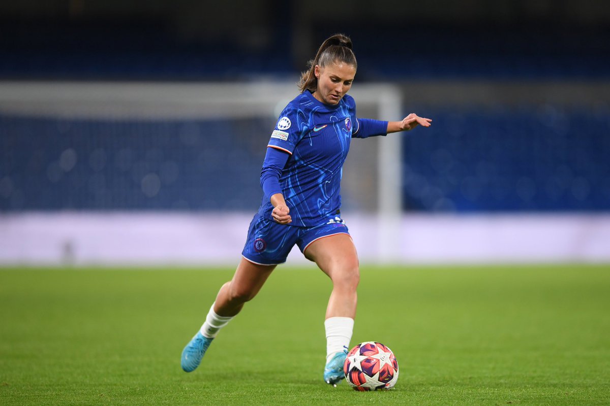 Eve Perisset tweet media