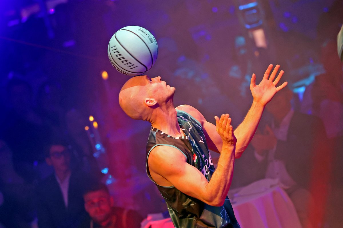 Face Team tweet media