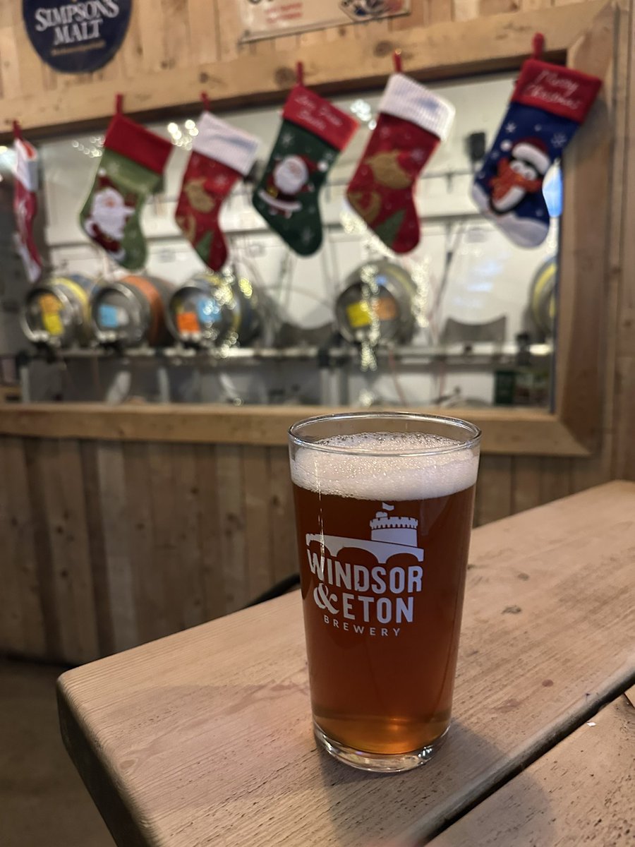 Old Windsor BeerFest ™️ (@owbeerfest) on Twitter photo Once near Royal Windsor Castle,
Stood a Christmas Mandarin Beer,
Brewed by Santi and his reindeers,
Bringing joy & festive cheer! <a href="/windsoretonbrew/">Windsor & Eton Brewery</a> #ChocolateMandarin Once near Royal Windsor Castle,
Stood a Christmas Mandarin Beer,
Brewed by Santi and his reindeers,
Bringing joy & festive cheer! <a href="/windsoretonbrew/">Windsor & Eton Brewery</a> #ChocolateMandarin